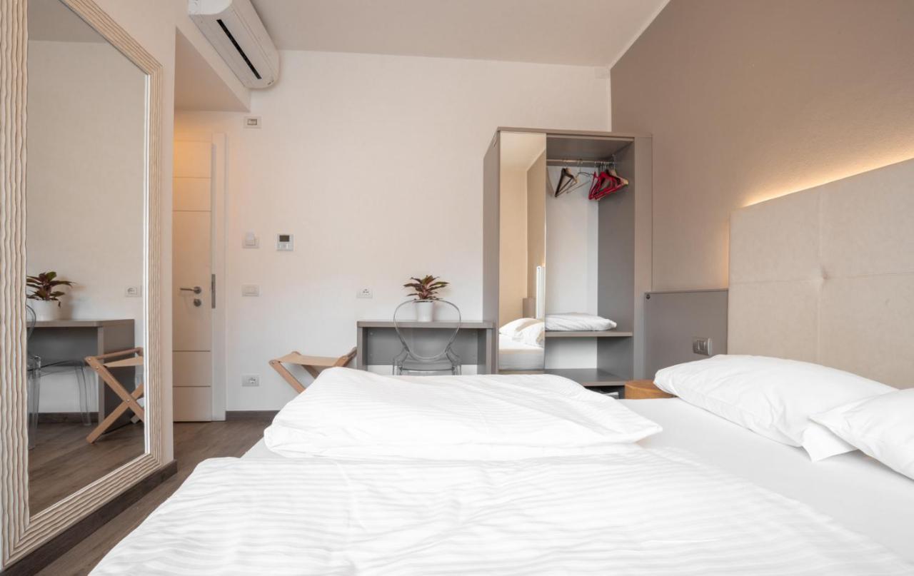 Hotel Rolly ريفا ديل غاردا المظهر الخارجي الصورة
