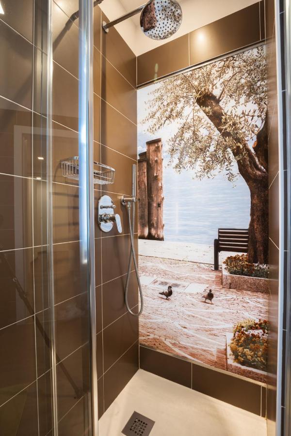 Hotel Rolly ريفا ديل غاردا المظهر الخارجي الصورة